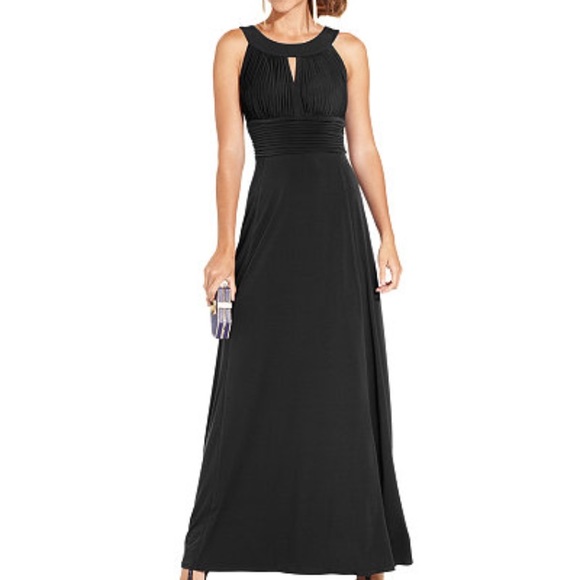 Sangria Dresses & Skirts - Sangria Sleeveless Keyhole Dress