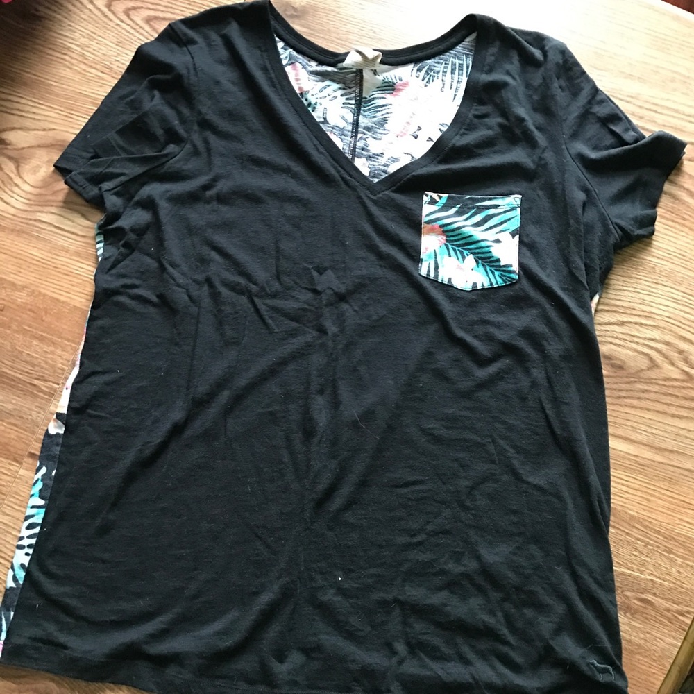 VS PINK Tee