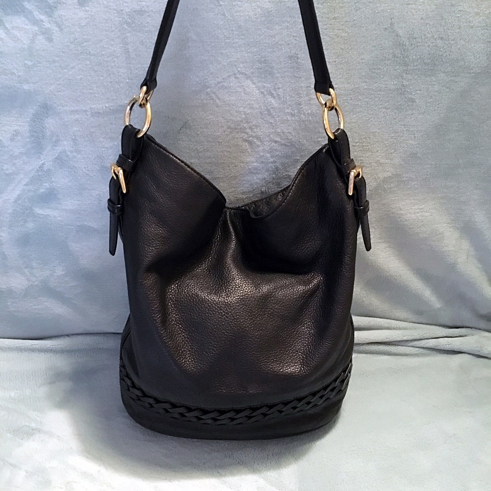 *SOLD* Michael Kors Gladstone LG Bucket Bag Purse