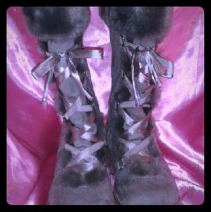 Girly Suede Boots with Fur!