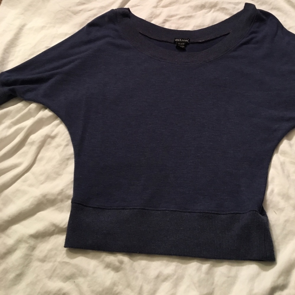 Navy quarter sleeve top