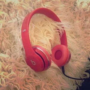 Red beats solo