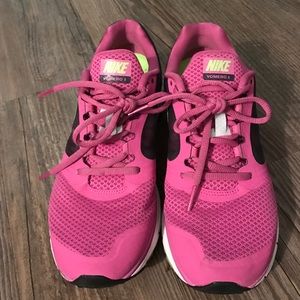 Nike Vomero 8 👟 Pink & Green