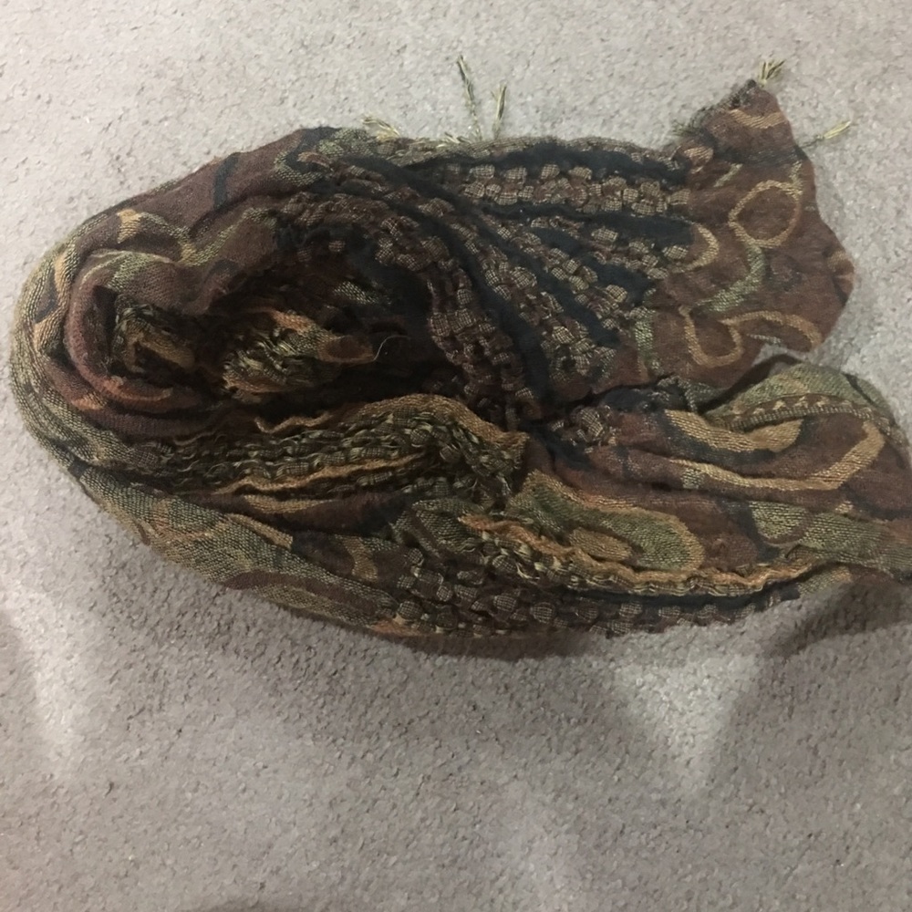 Scarf - Picture 2 of 2