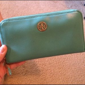 tory burch wallet