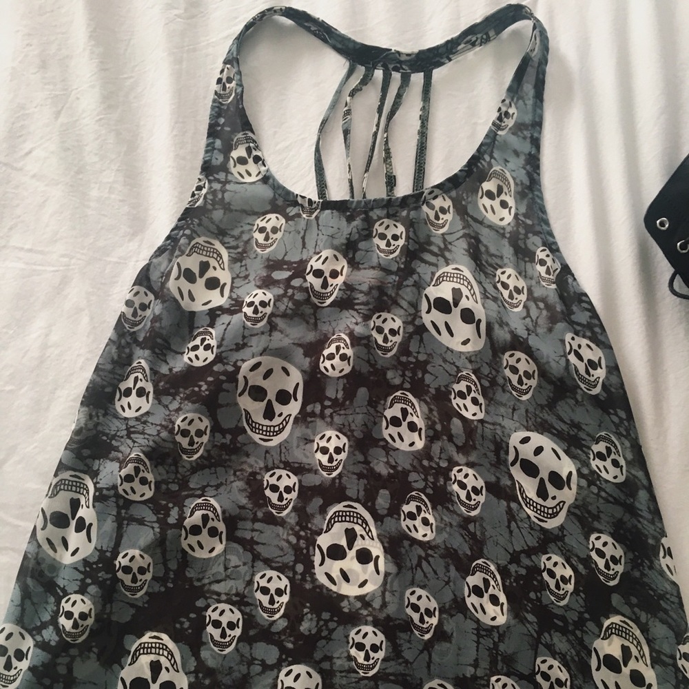 vintage havana, sleeveless flowy skull tank!