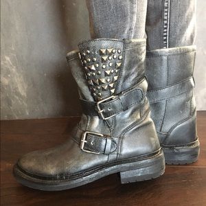 Ash motorcycle boots w studded hardware!!