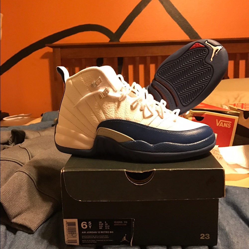 Jordan 12 French Blues