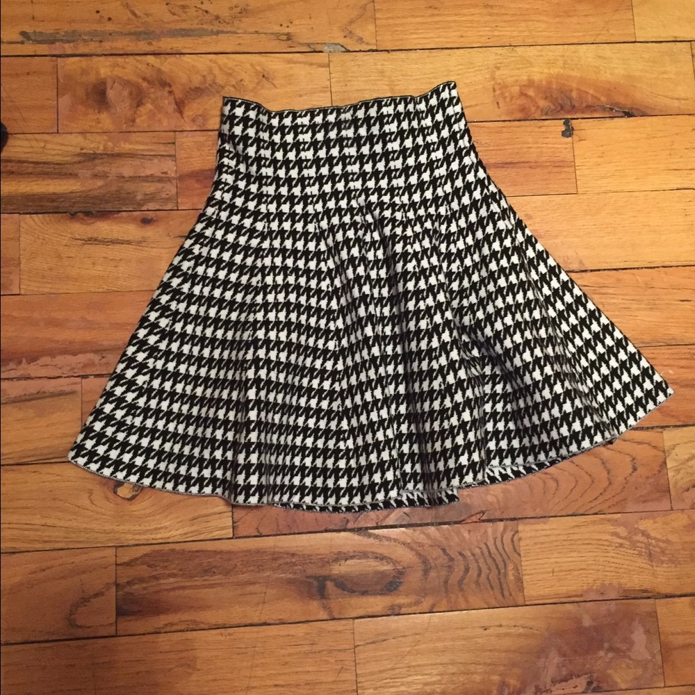 Hounds tooth flare skirt