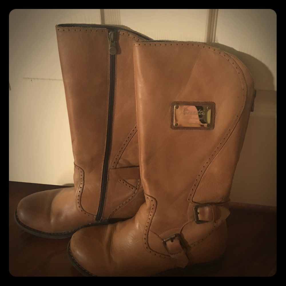 Shoes - Picture 3 of 3