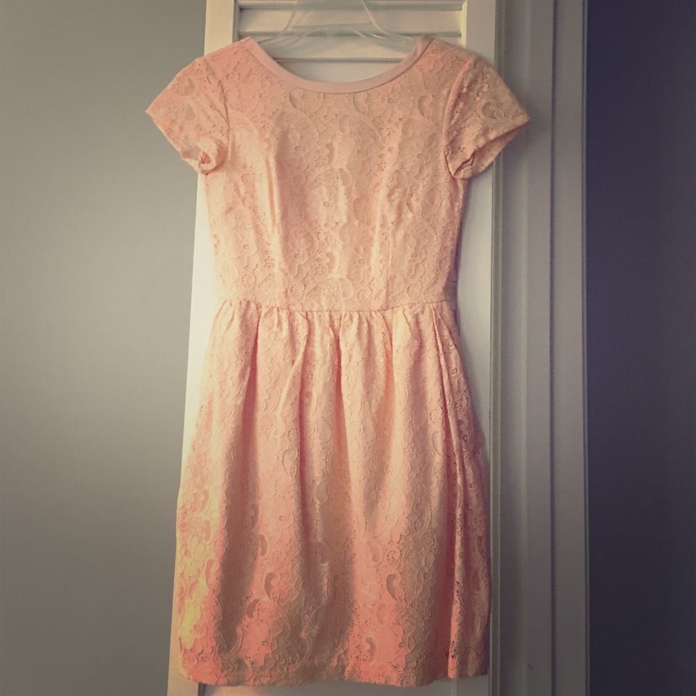 Gorgeous, peach lace dress