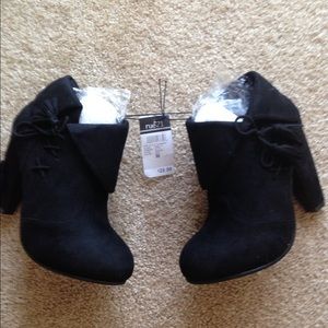 🎊🎉2 pairs rue 21 booties!