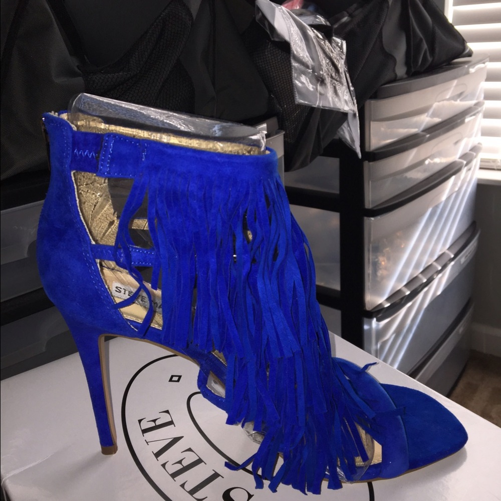 Steve Madden Women's Fringly Sandal