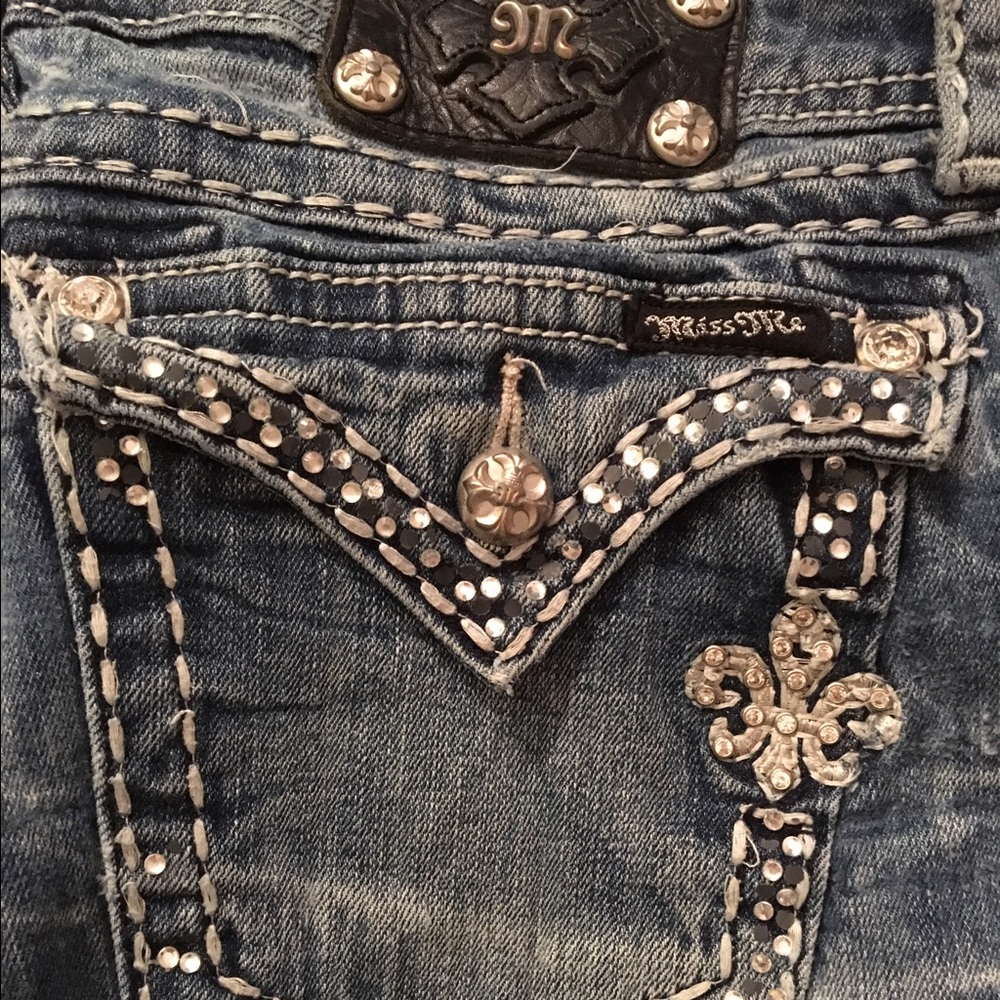 Adorable distressed bedazzled MissMe jeans size 32
