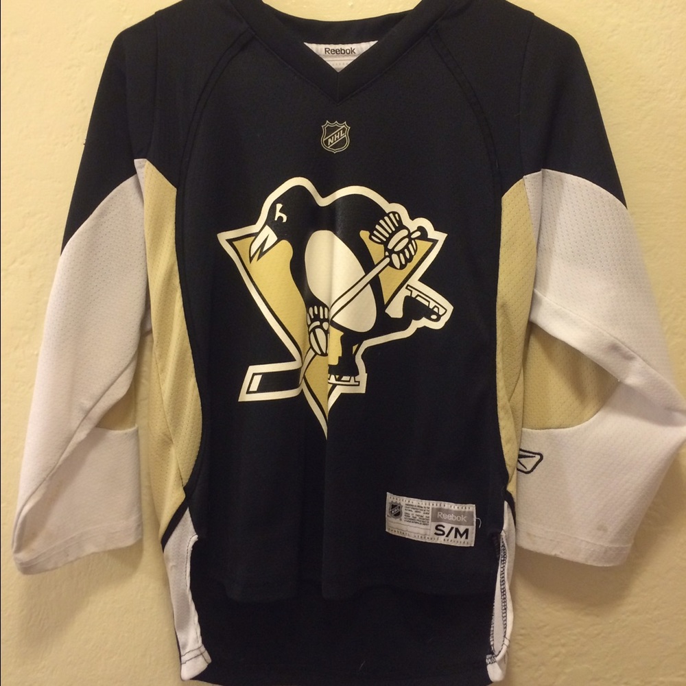 Penguins hockey 2 for 1.  Malkin jersey & t-shirt
