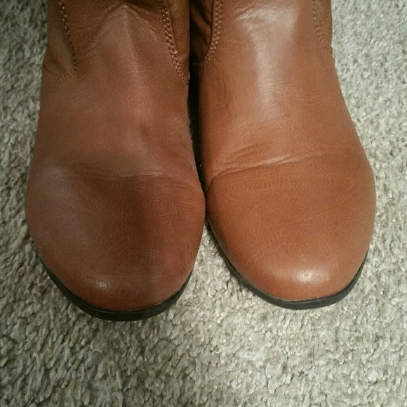 Cognac/Brown boots with back buckles! - Picture 4 of 4