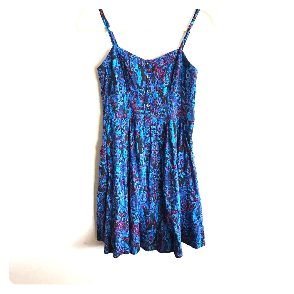 Express Sundress with flattering bodice & pockets