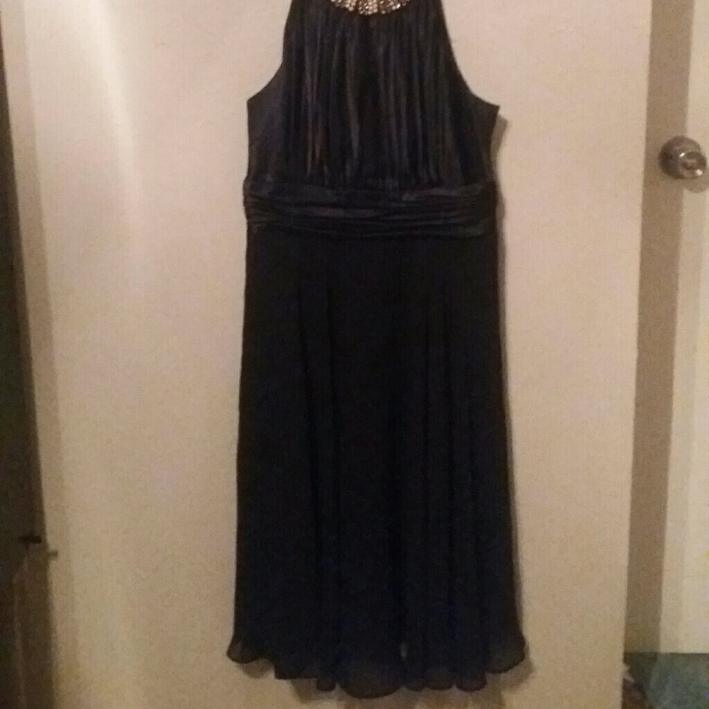 Black dress size 6Petite - Picture 3 of 4
