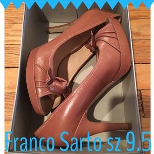 Franco Sarto beige/camel peep-toe heel