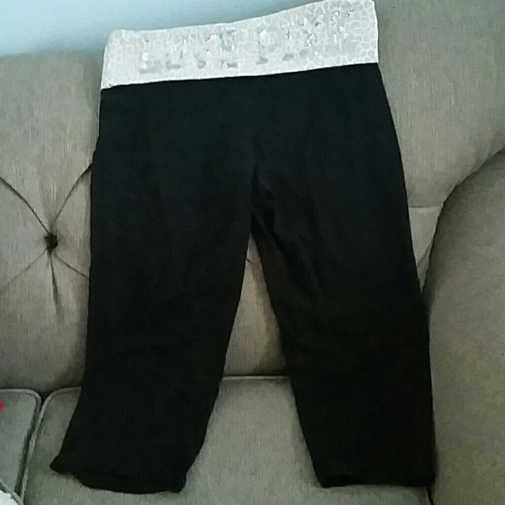 PINK Victoria Secret Cropped Yoga Pants