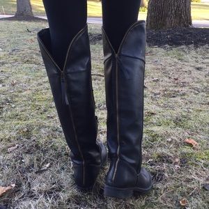 Size 10 Over the knee Black Leather Boots !