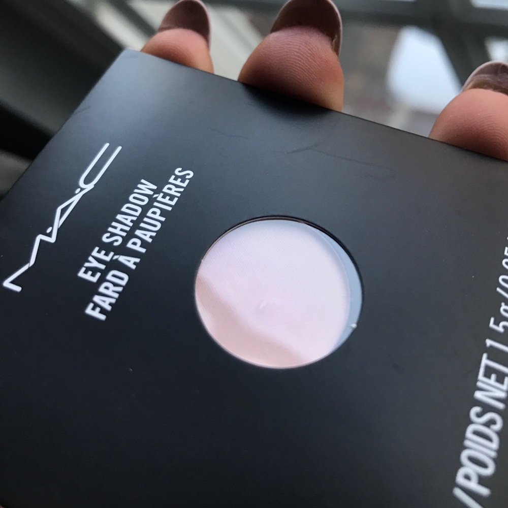 MAC eyeshadow palette YOGURT