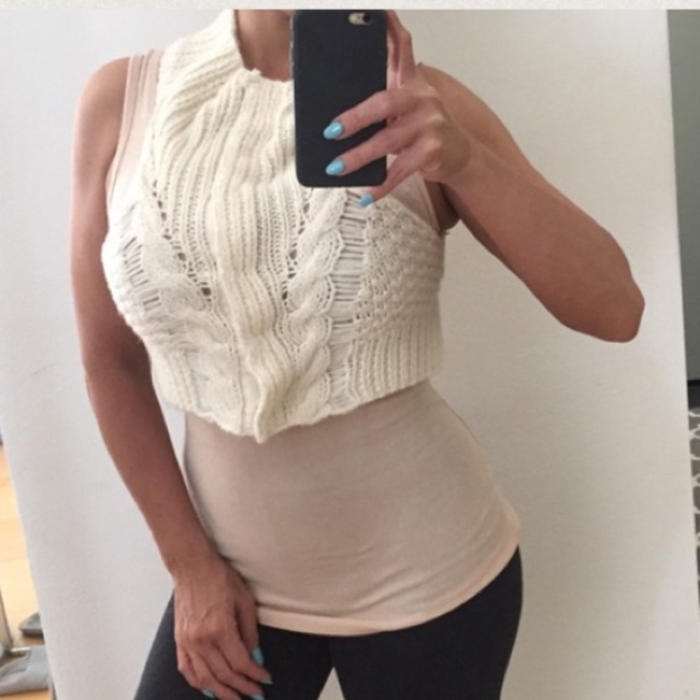 Bebe  sweater vest