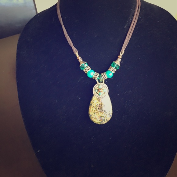 Necklace - Picture 1 of 2