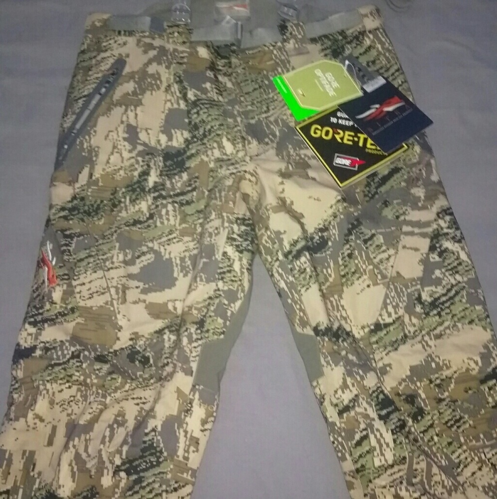 Camo pants