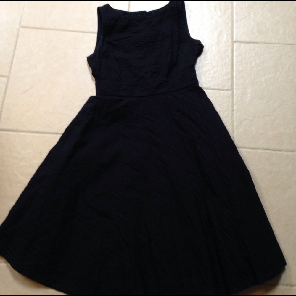 Meet your new summer LBD! J Crew seersucker dress