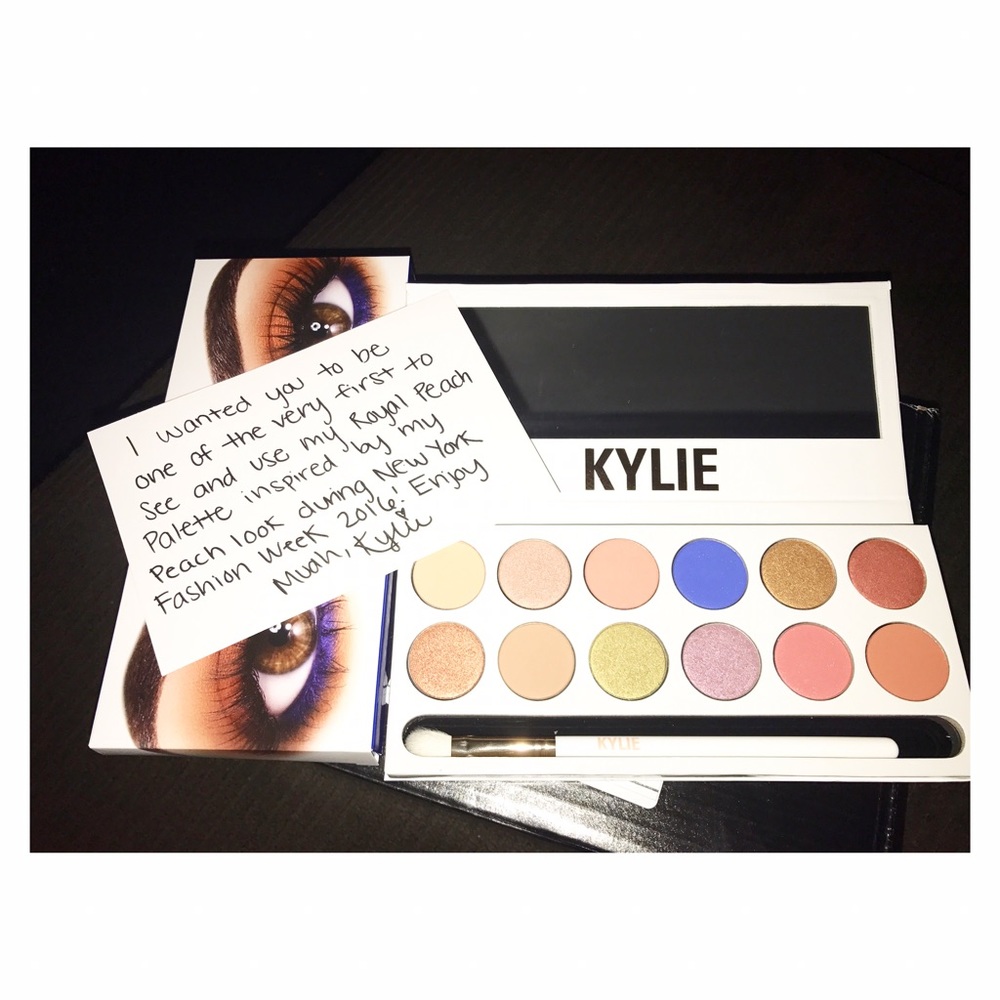 The Royal Peach Kyshadow Palette