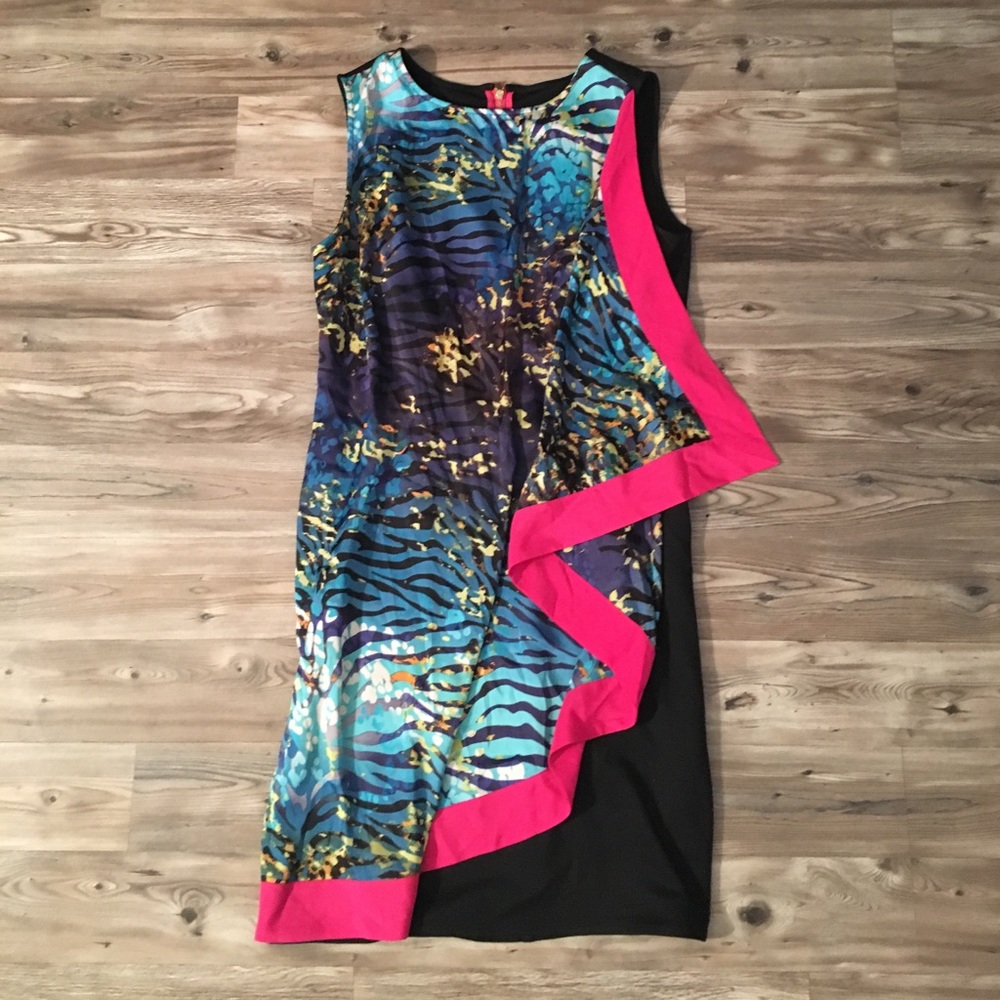 Asymmetrical Sleeve Printed Dress