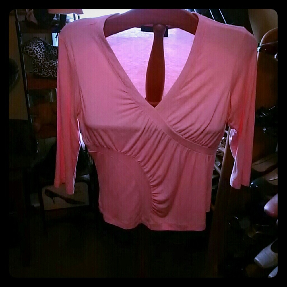 Que top fitted light pink