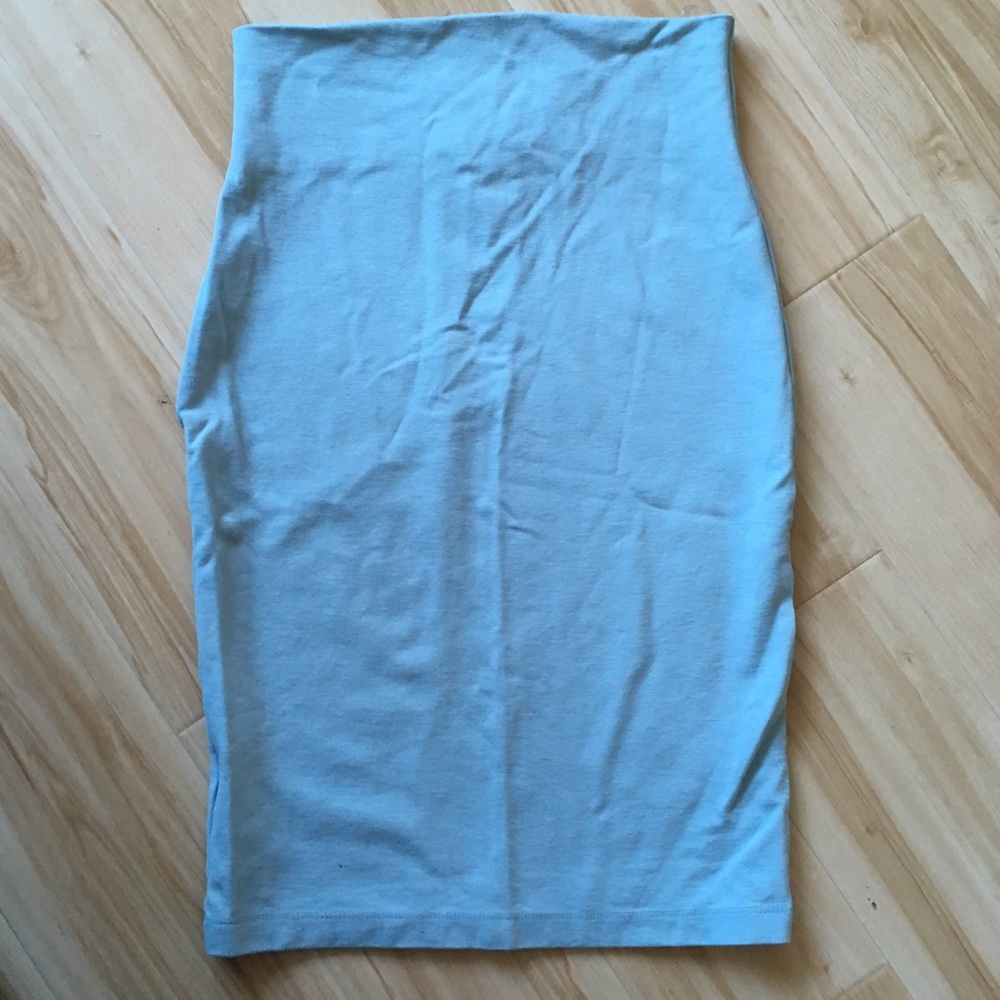 Sleek Light Blue Pencil Skirt