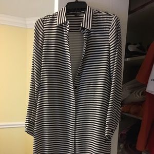 Theory 100% silk dress with white belt