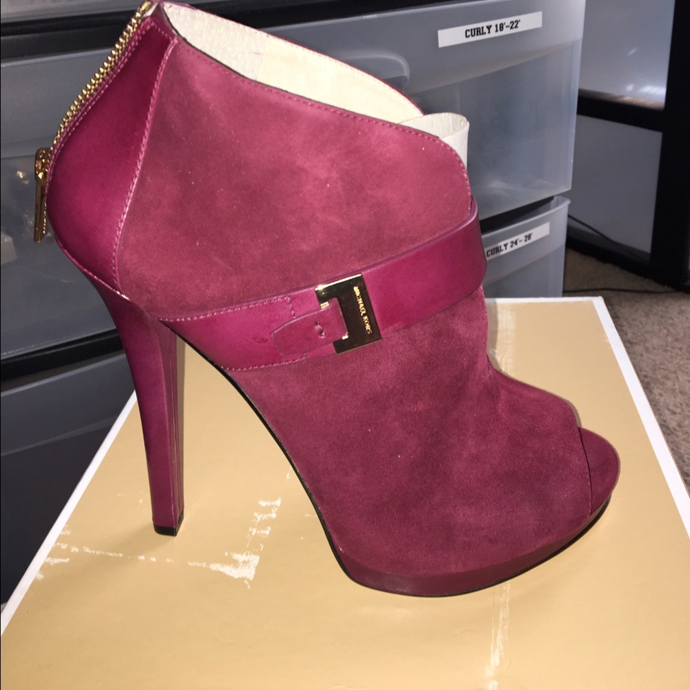 MICHAEL Michael Kors 'Guiliana' Peep Toe Buckle