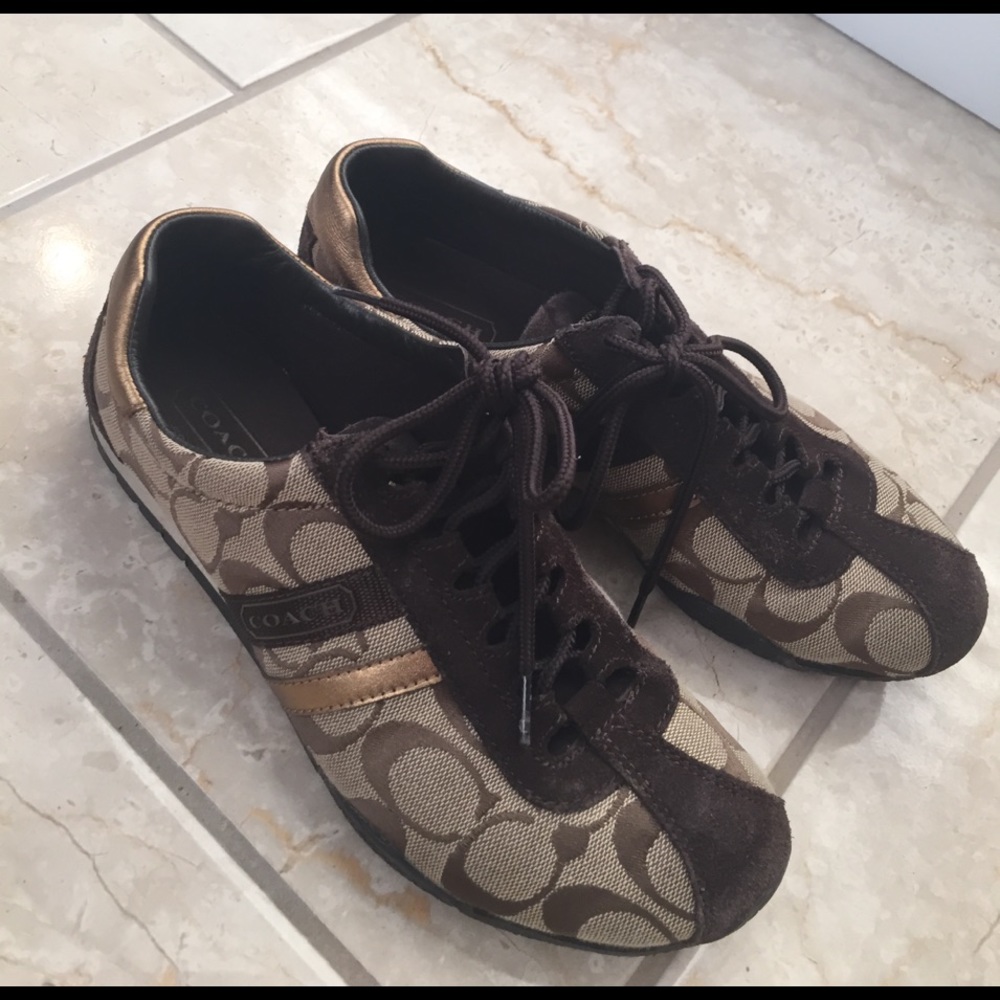 Coach tennis shoe