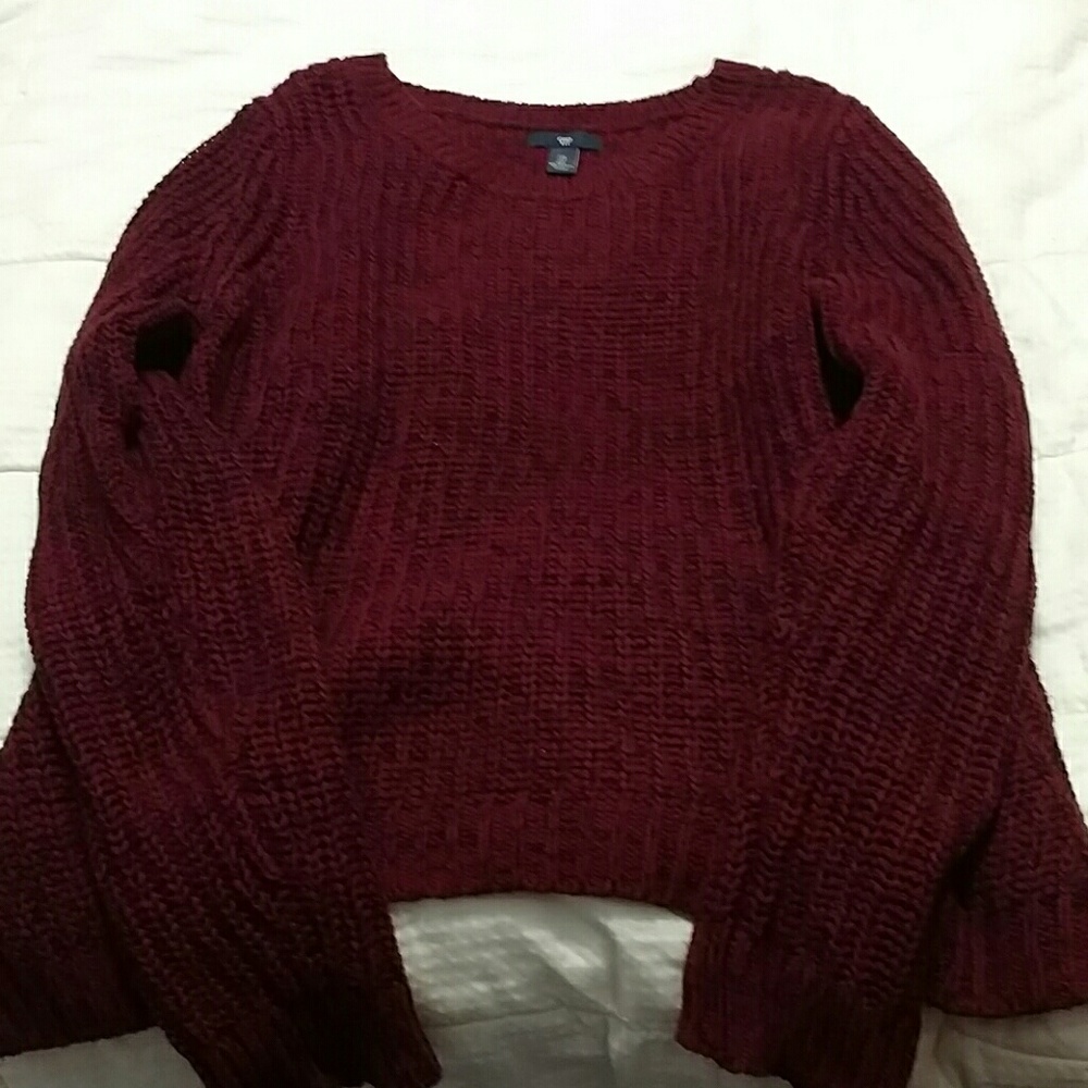 Gap sweater