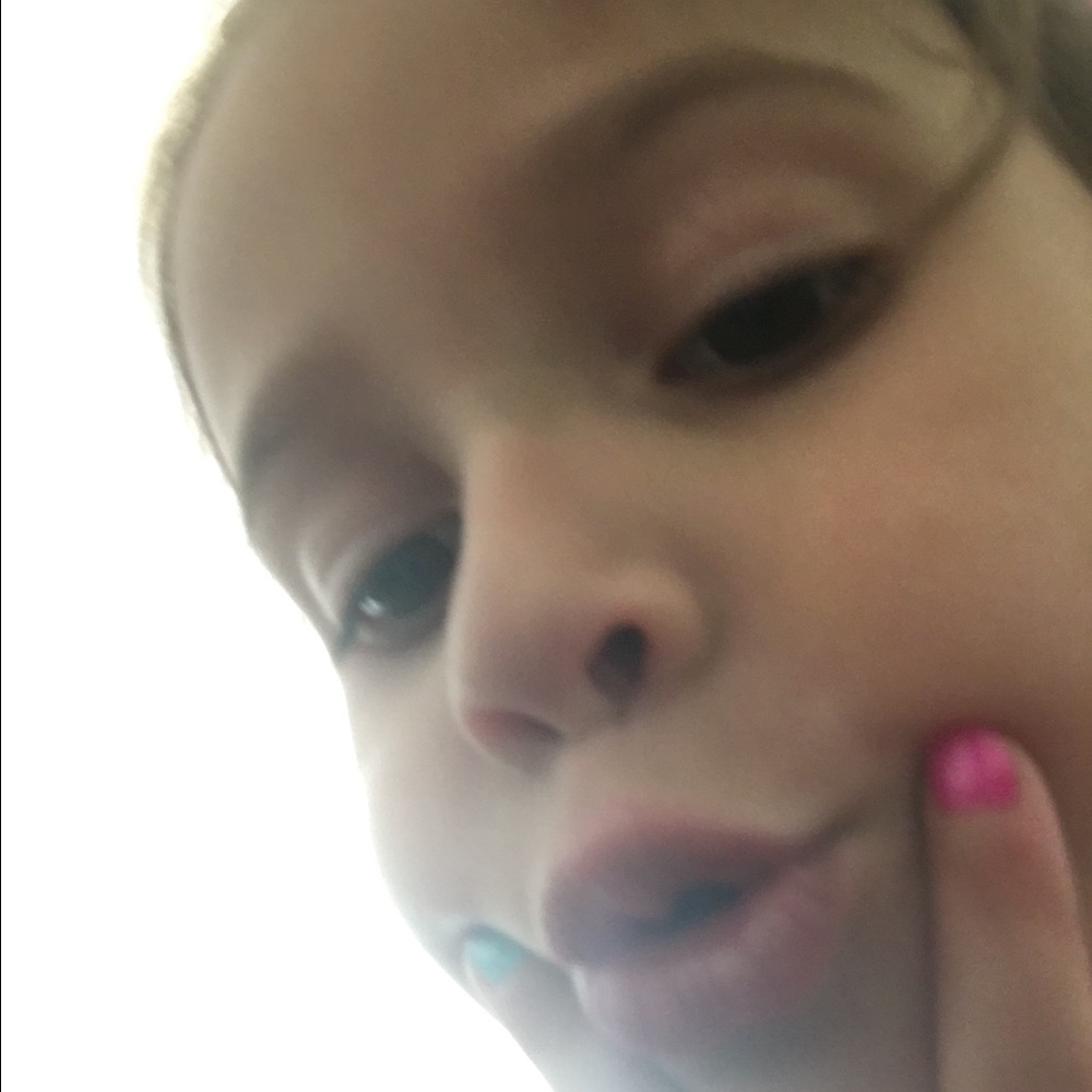 Meet your Posher, Ana