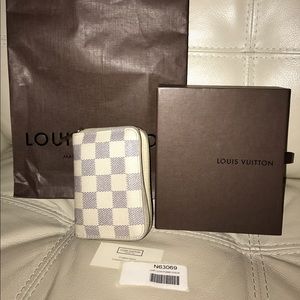 Louis Vuitton zippy coin purse small