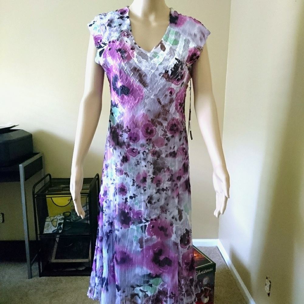 NWT Sleeveless Komarov Dress Size L