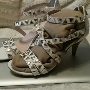 Vince Cumuto Leather White Sandal