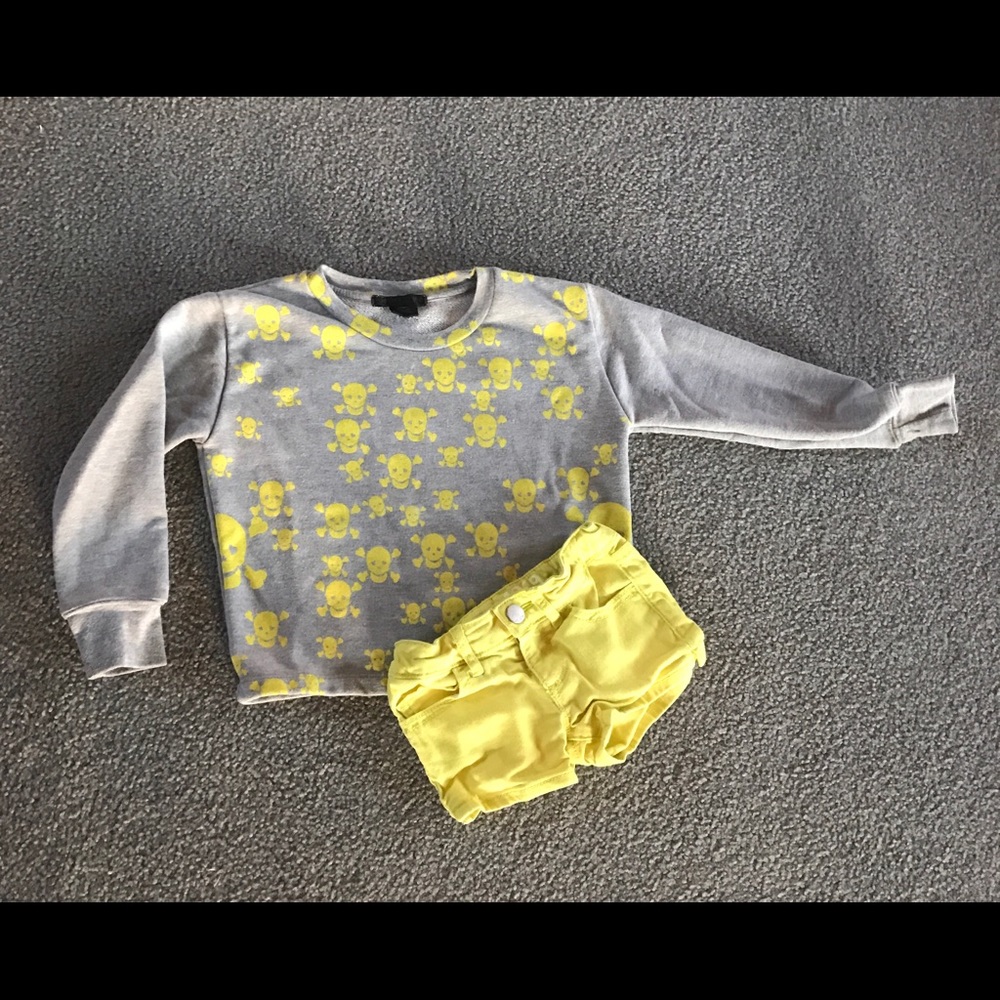☠️ EUC Flowers by Zoe sweatshirt