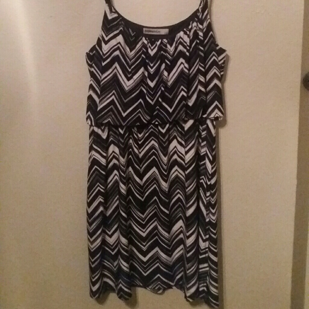 Black amd white zigzag dress