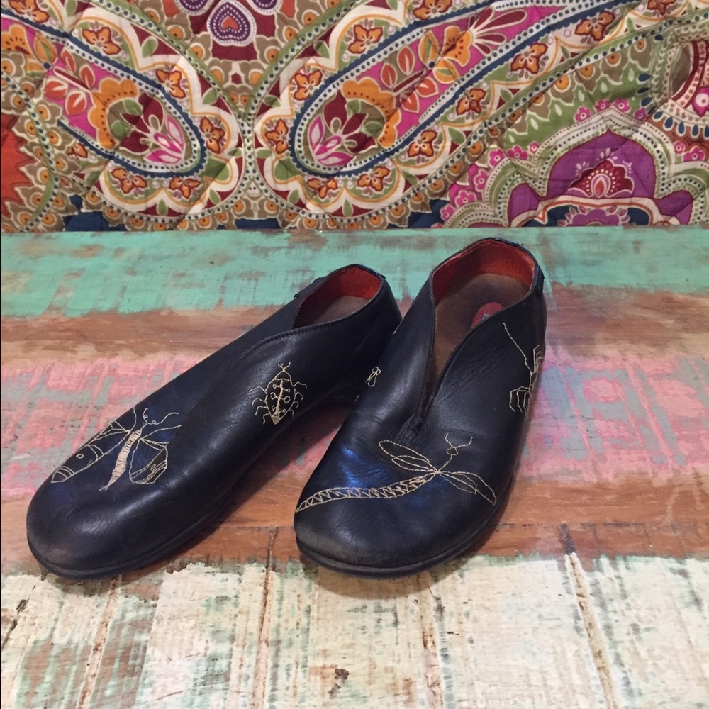 Camper Embroidered Insect Black Leather Shoe