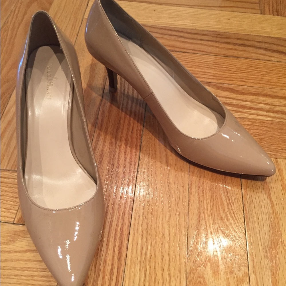 COLE HAAN NUDE PATENT LEATHER POINTY HEELS SZ 7.5