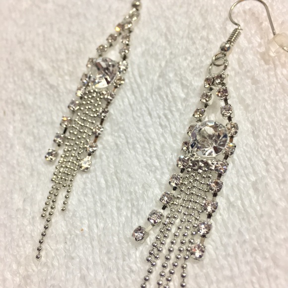 Fringe Design Earrings - Picture 2 of 4