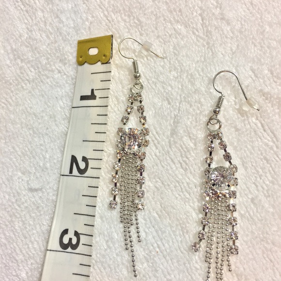 Fringe Design Earrings - Picture 3 of 4