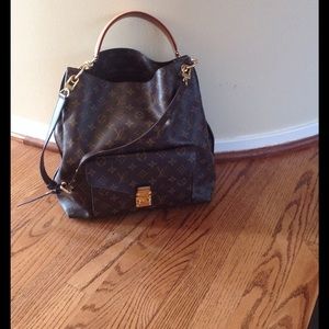Louis Vuitton Metis Handbag