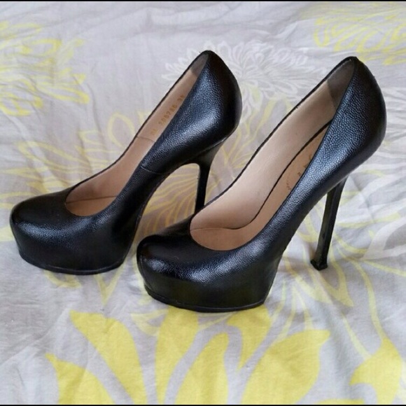 YSL Tribute Two Textured Leather Platform Pumps - Picture 2 of 7